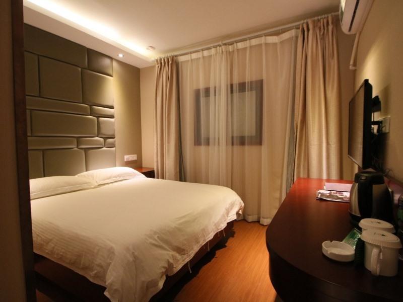 Hotel Greentree Inn Shanghai Gongkang Express Hotel 3*