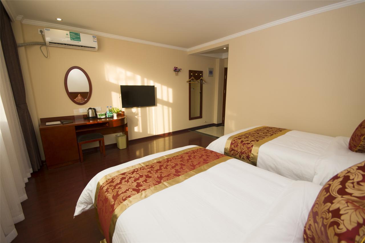Hotel Greentree Inn Shanghai Gongkang Express Hotel 3*