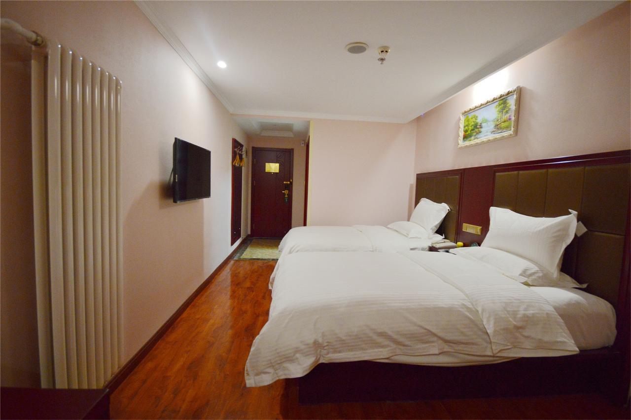 Hotel Greentree Inn Shanghai Gongkang Express Hotel 3*