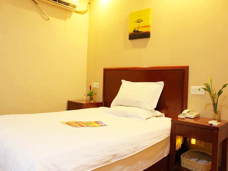 Hotel Greentree Inn Shanghai Gongkang Express Hotel 3*
